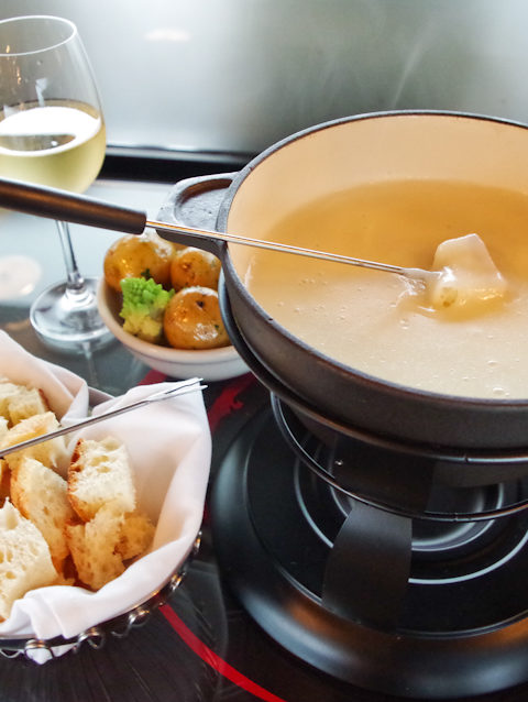Фондю из смеси сыров